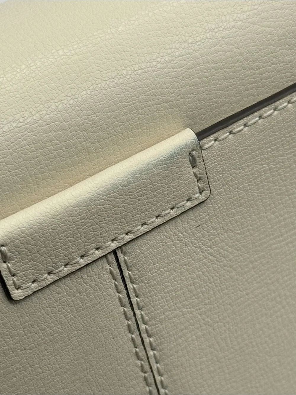 Michael Kors Cream Leather Chain Crossbody Bag Gold MK Magnetic Lock Pre-Owned